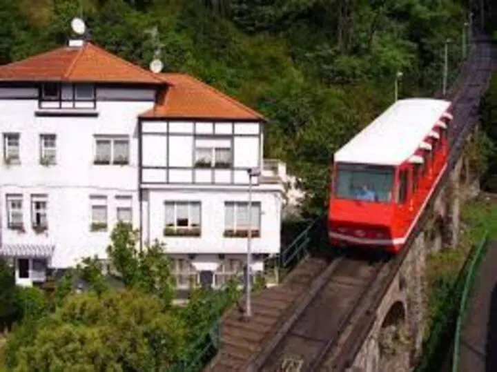 Apartamento Grande Con Posibilidad De Garage Con 2 Banos Y 2 Terrazas Bilbao Apartman