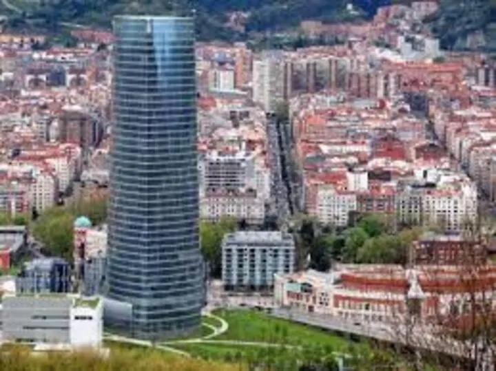Apartman Apartamento Grande Con Posibilidad De Garage Con 2 Banos Y 2 Terrazas Bilbao Spanyolország
