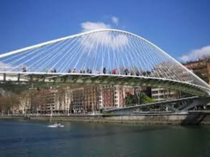 Apartamento Grande Con Posibilidad De Garage Con 2 Banos Y 2 Terrazas Bilbao