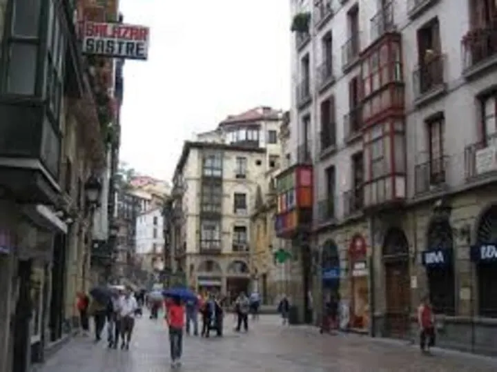 Apartman Apartamento Grande Con Posibilidad De Garage Con 2 Banos Y 2 Terrazas Bilbao